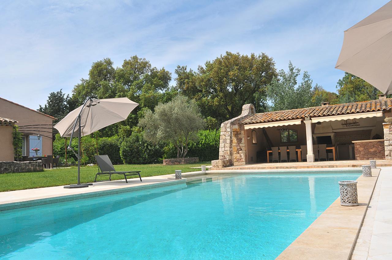 Chateau Des Bertrands Le Cannet-des-Maures Exterior foto